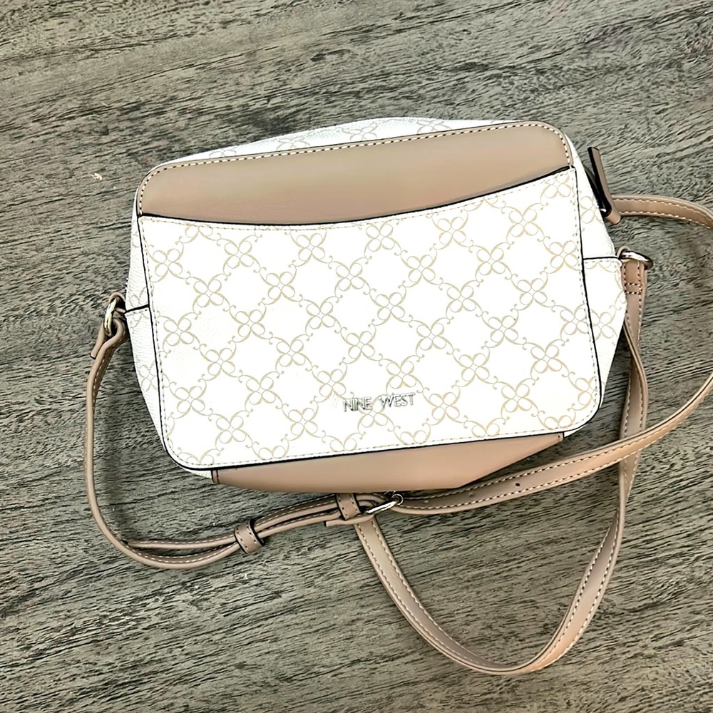 Nine W. purse.